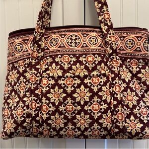 Vera Bradley quilted burgundy medallion zippered purse